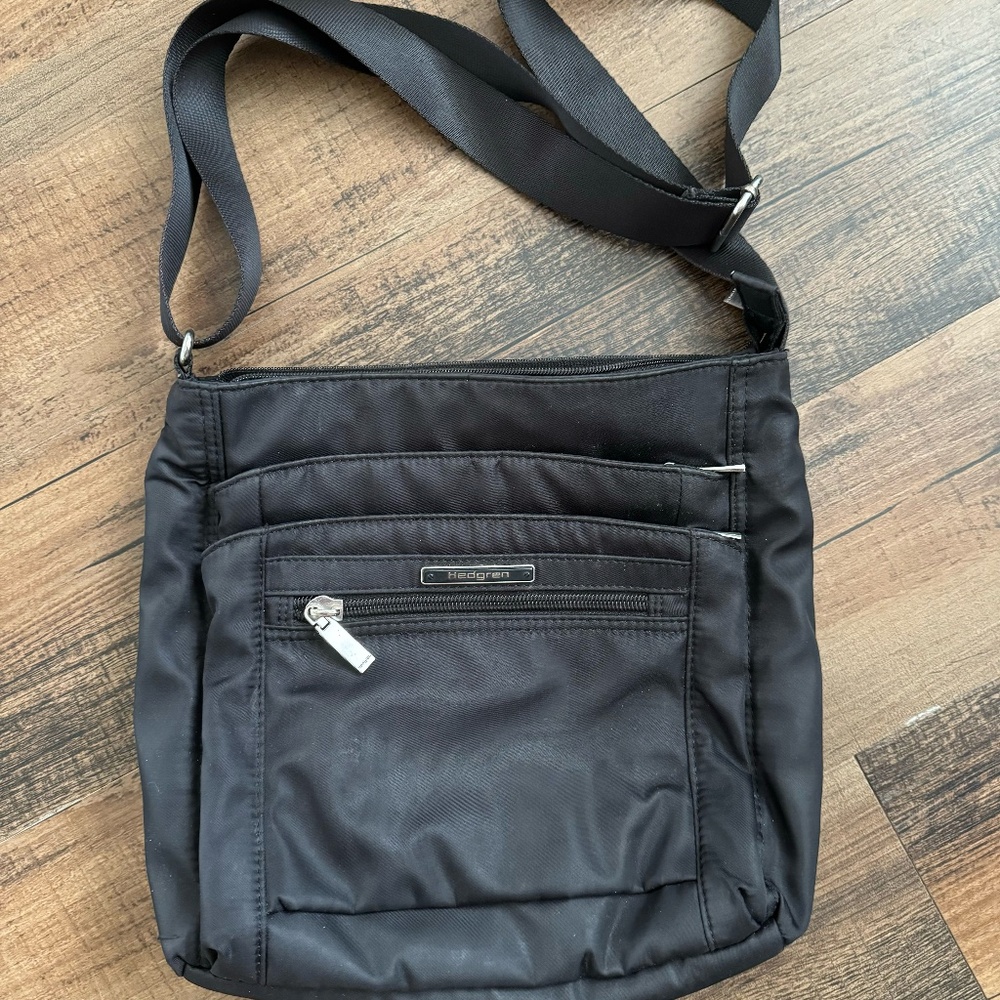 Hedgren RFID Multipocket Crossbody Bag